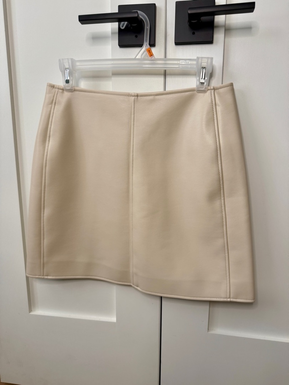 NWT Banana Republic Faux Leather Mini Skirt in Cream Size 6 Tall